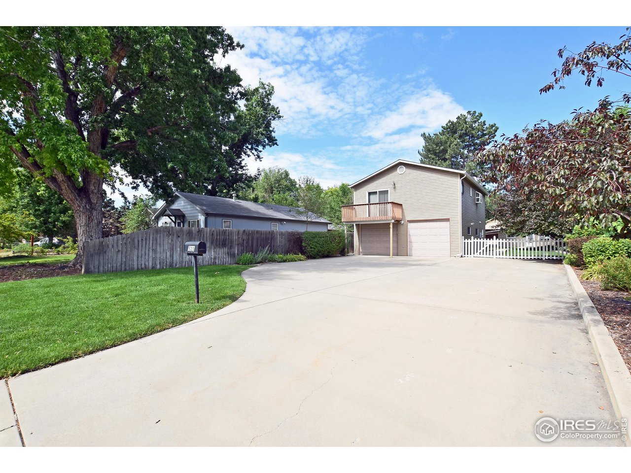 523 Cowan St