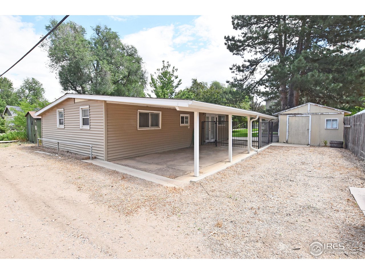 523 Cowan St
