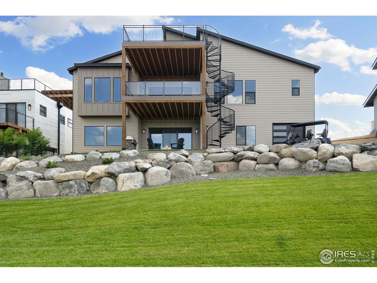 2071 Picture Point Dr