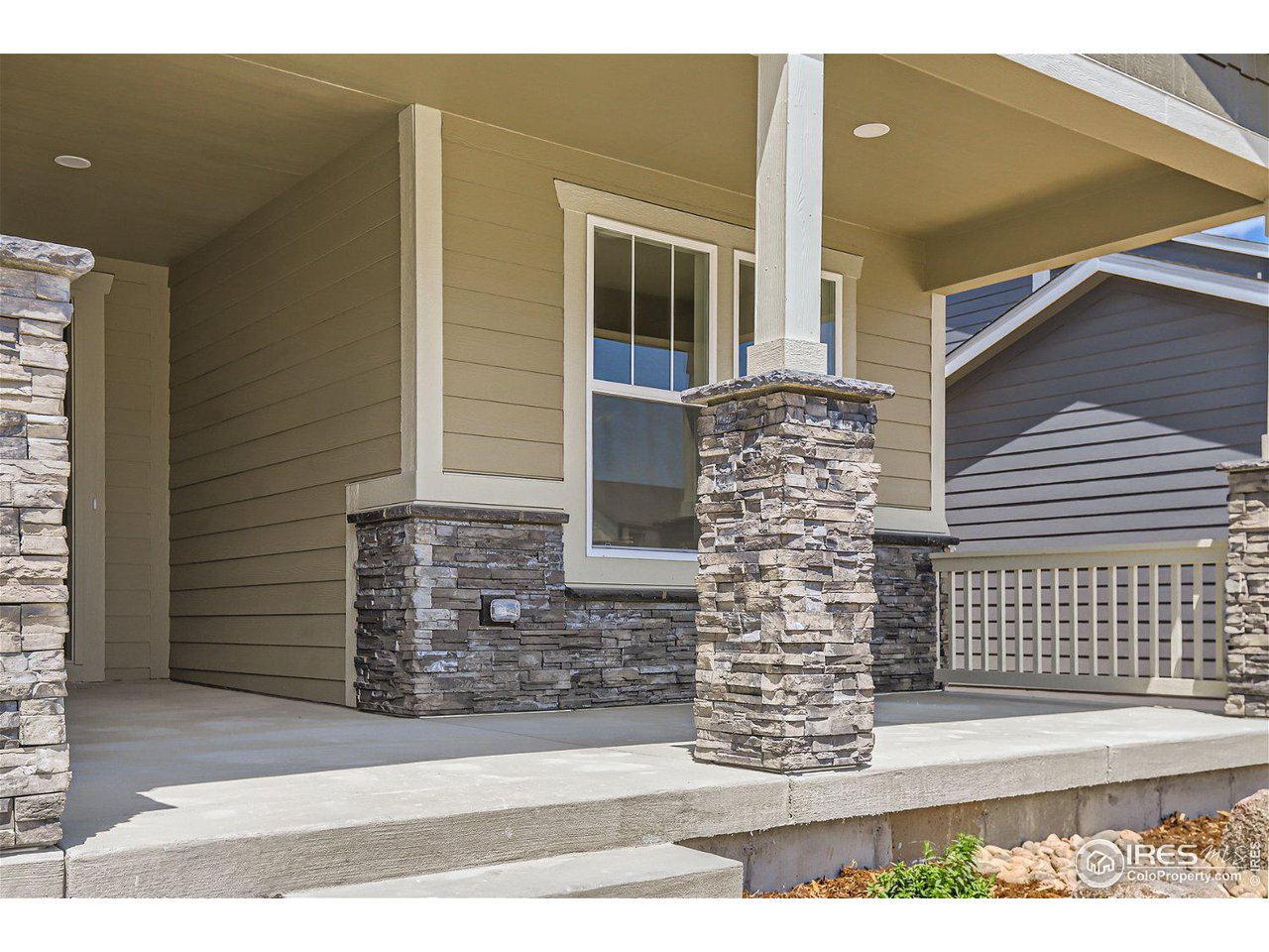 4421 Scenic Ln