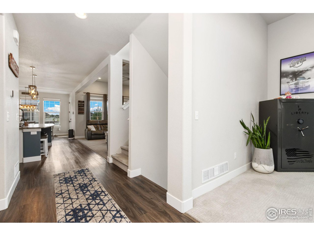 572 Ellingwood Pointe Dr