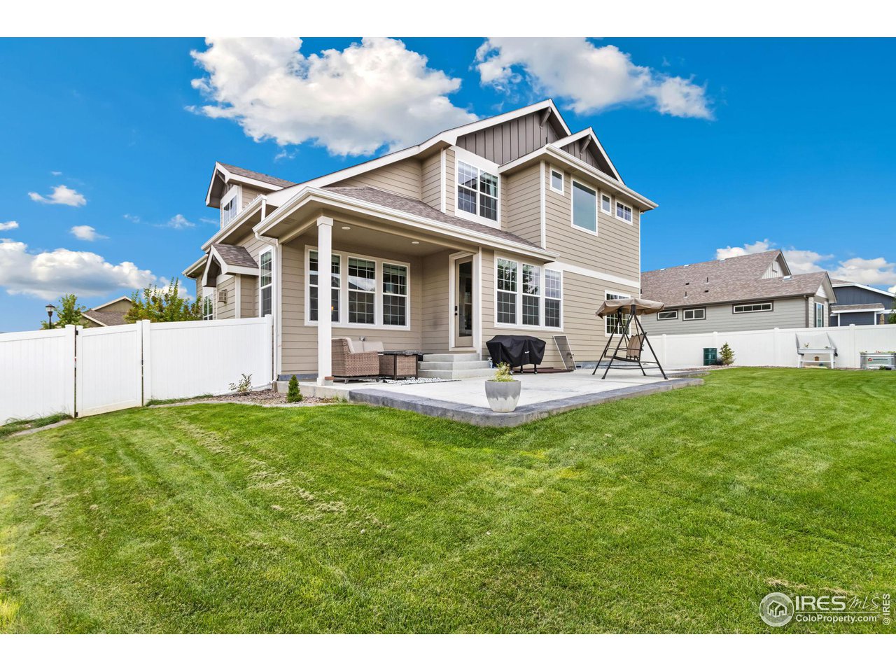 572 Ellingwood Pointe Dr