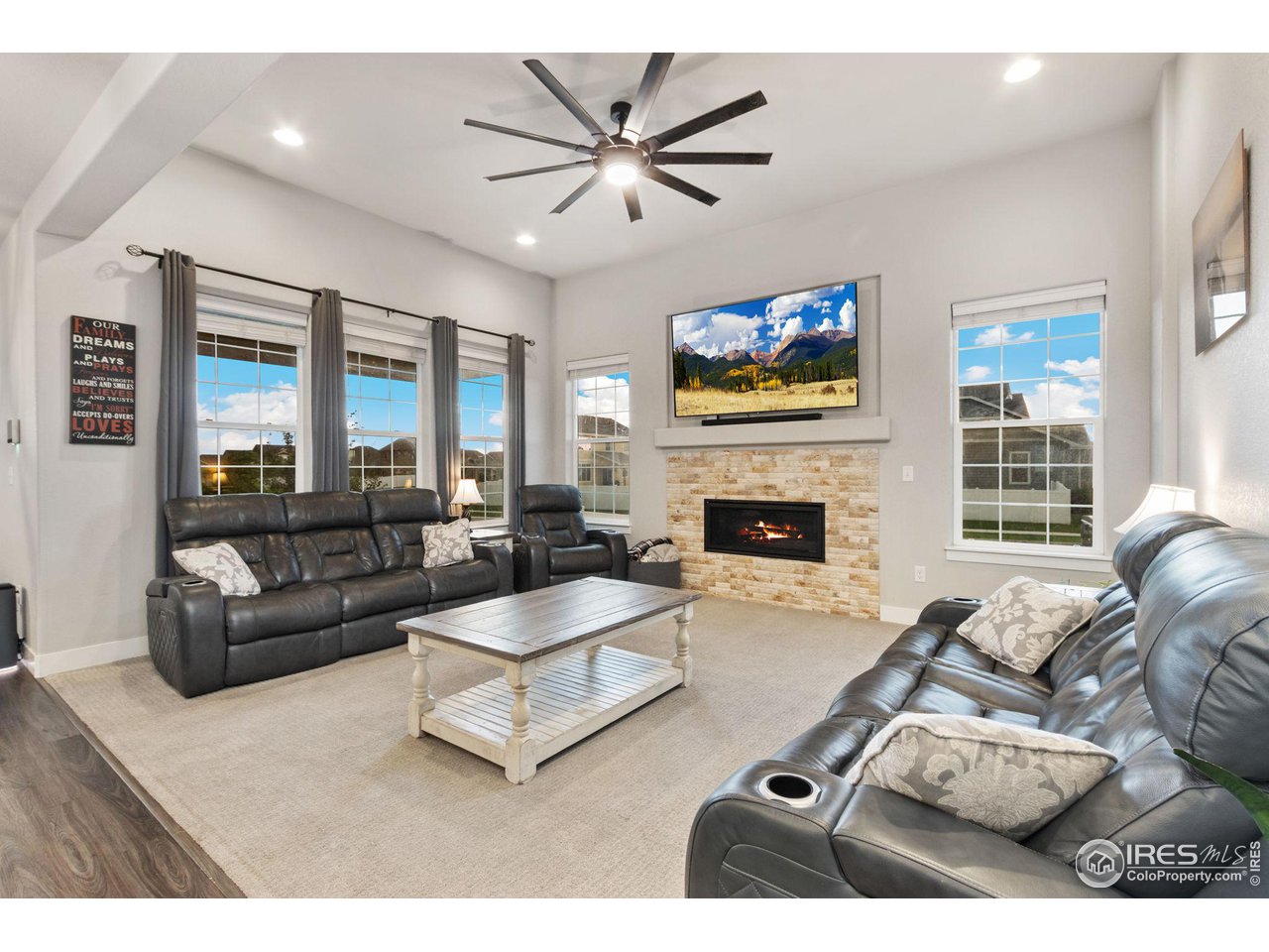 572 Ellingwood Pointe Dr