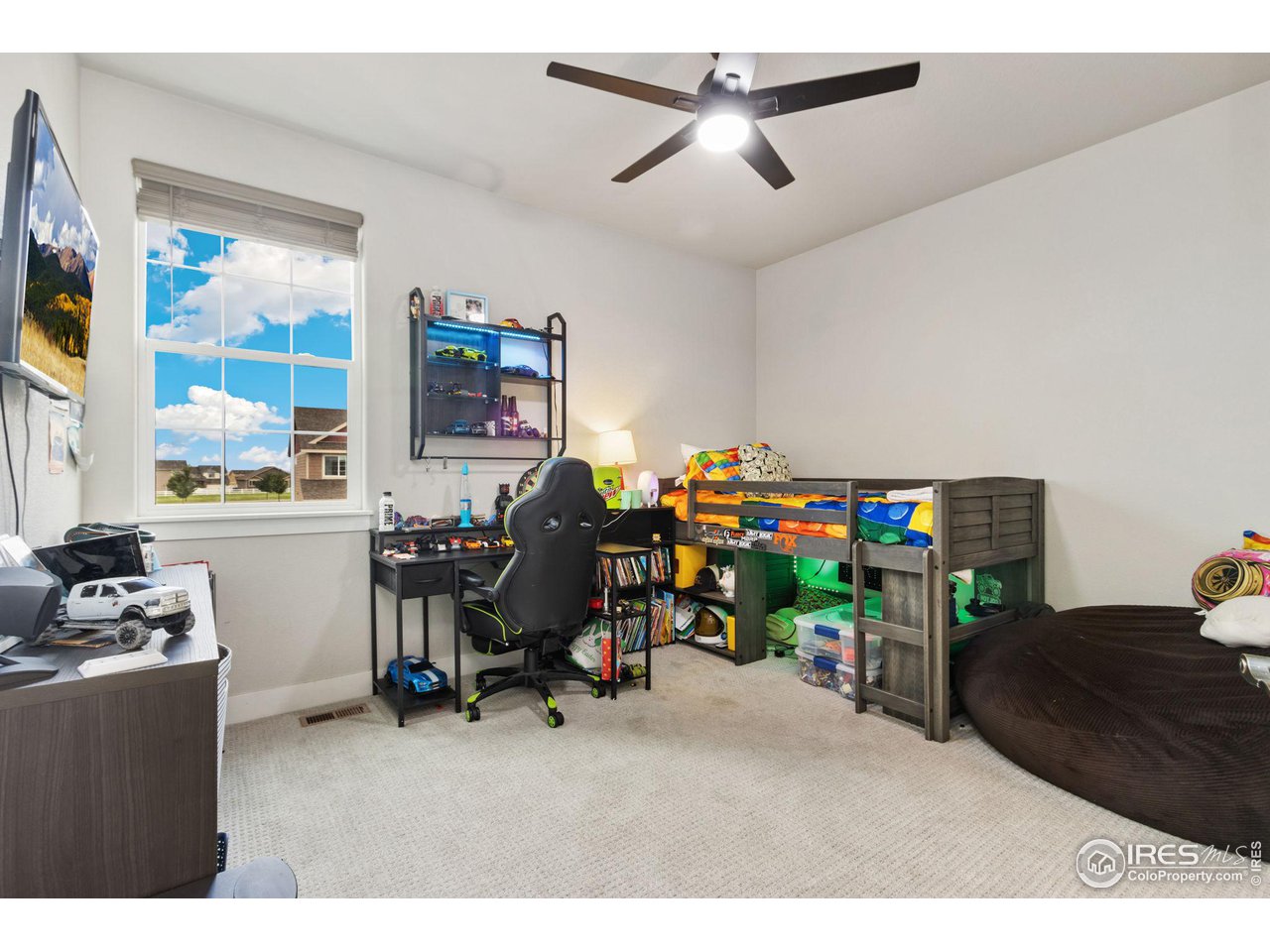 572 Ellingwood Pointe Dr