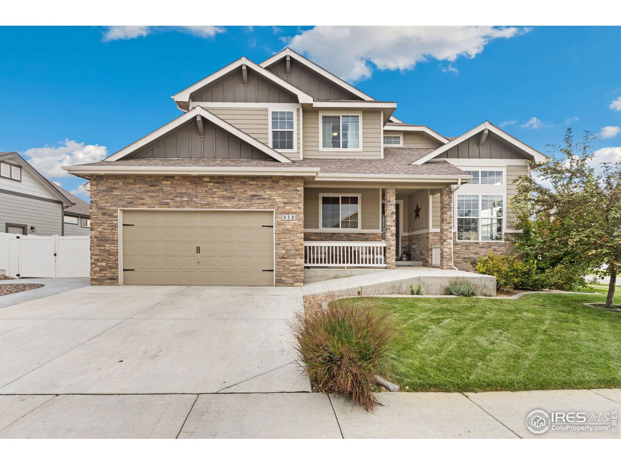 572 Ellingwood Pointe Dr
