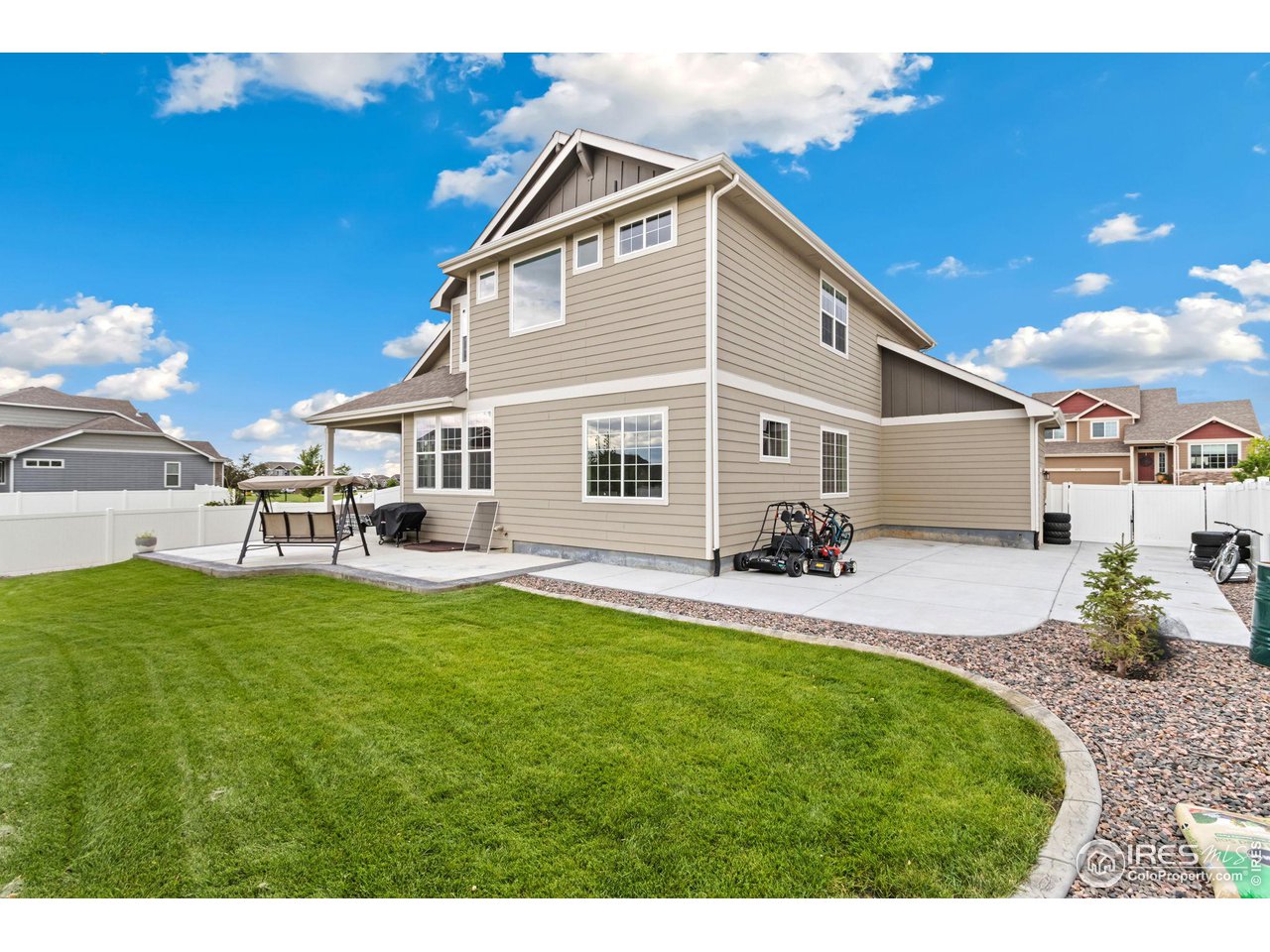 572 Ellingwood Pointe Dr