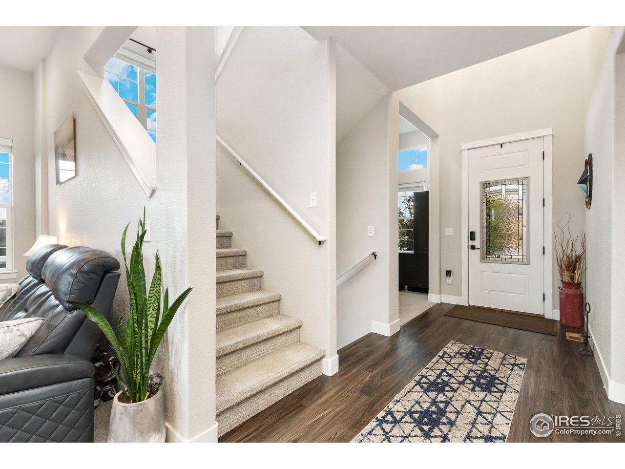 572 Ellingwood Pointe Dr