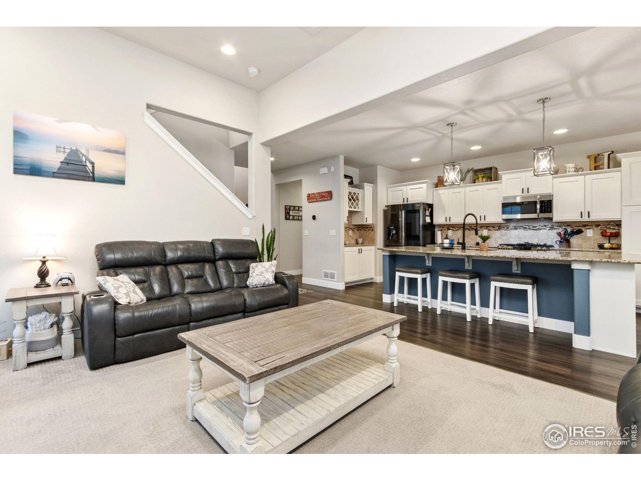 572 Ellingwood Pointe Dr