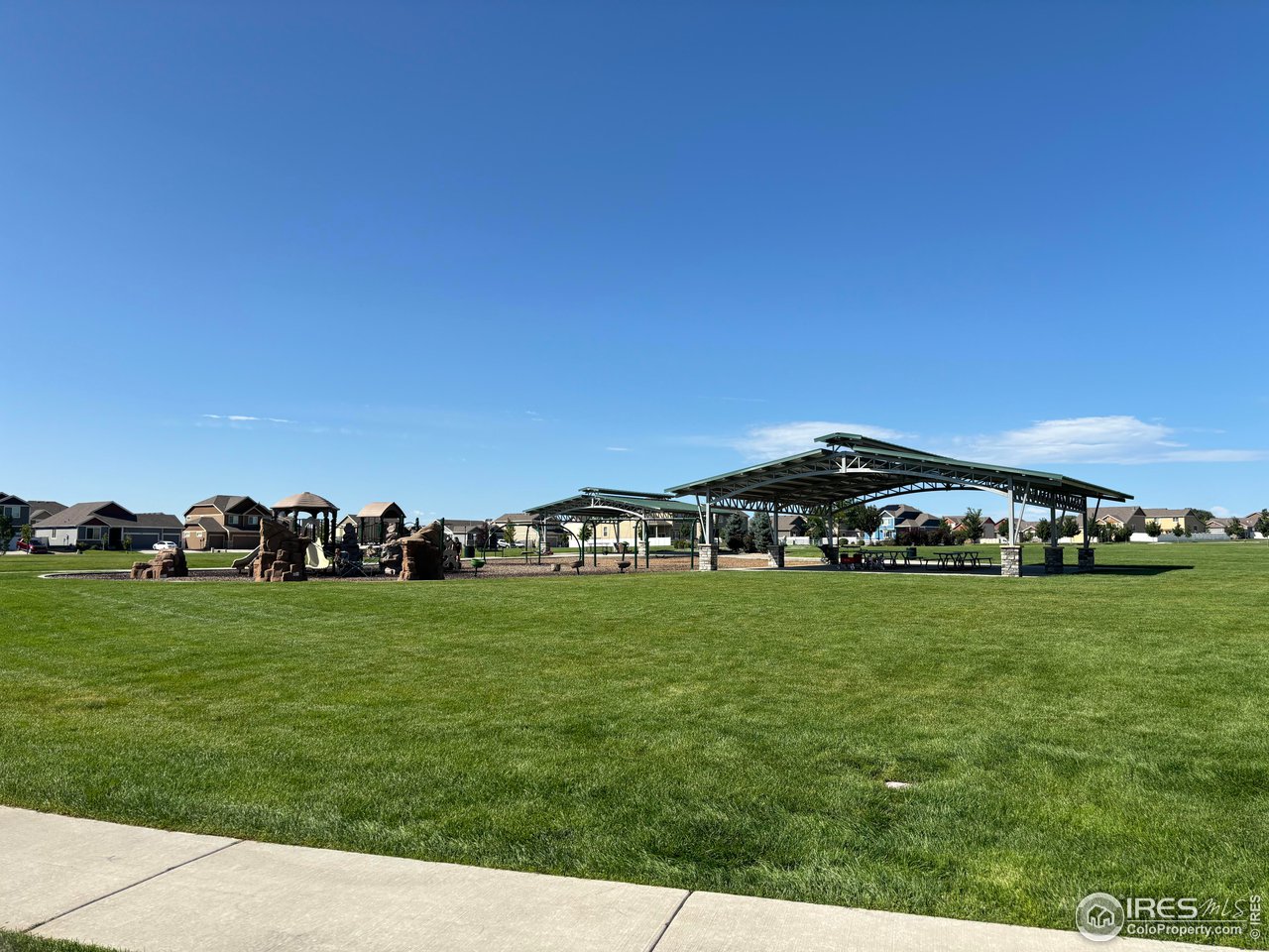 572 Ellingwood Pointe Dr