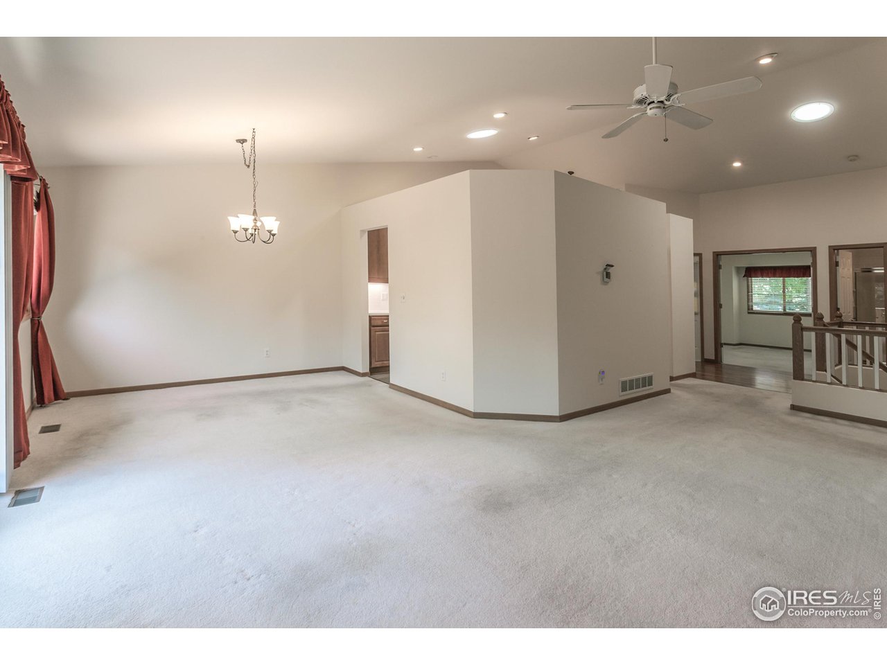 1953 S View Dr