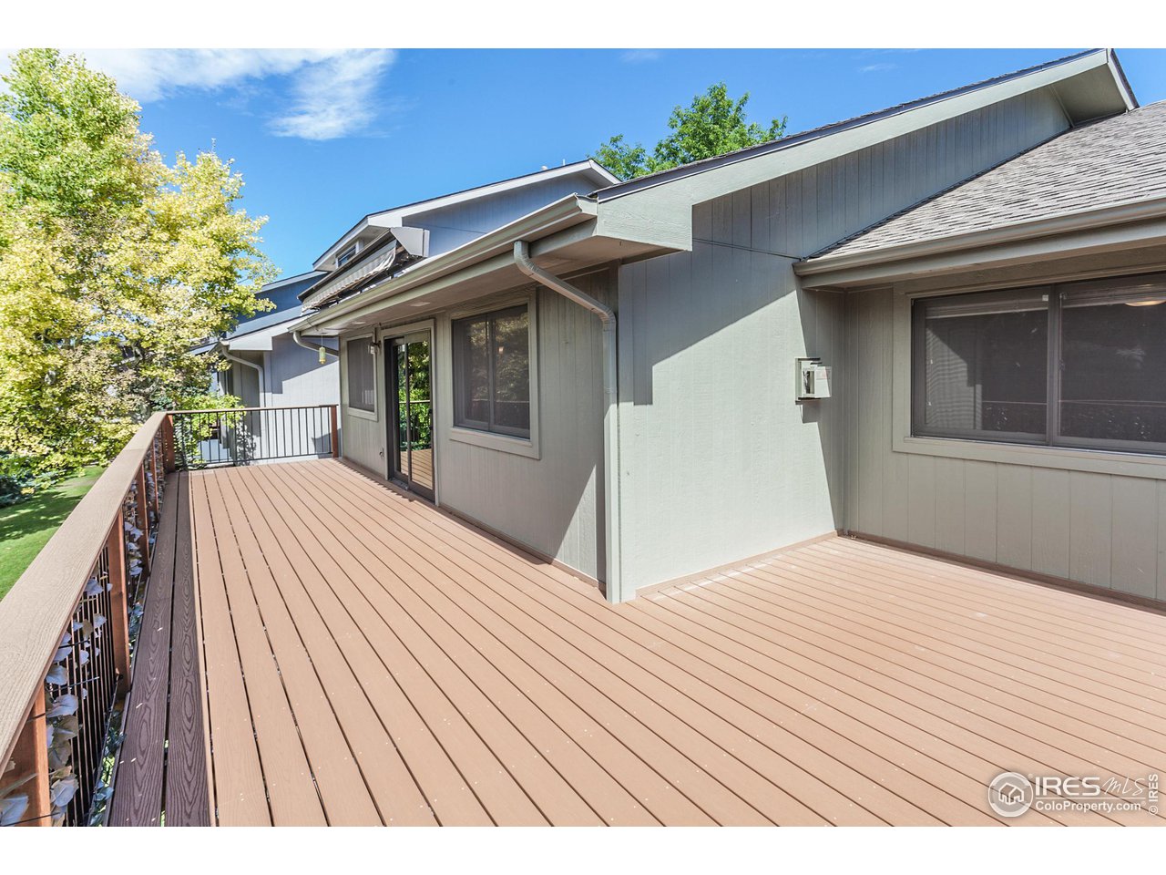 1953 S View Dr