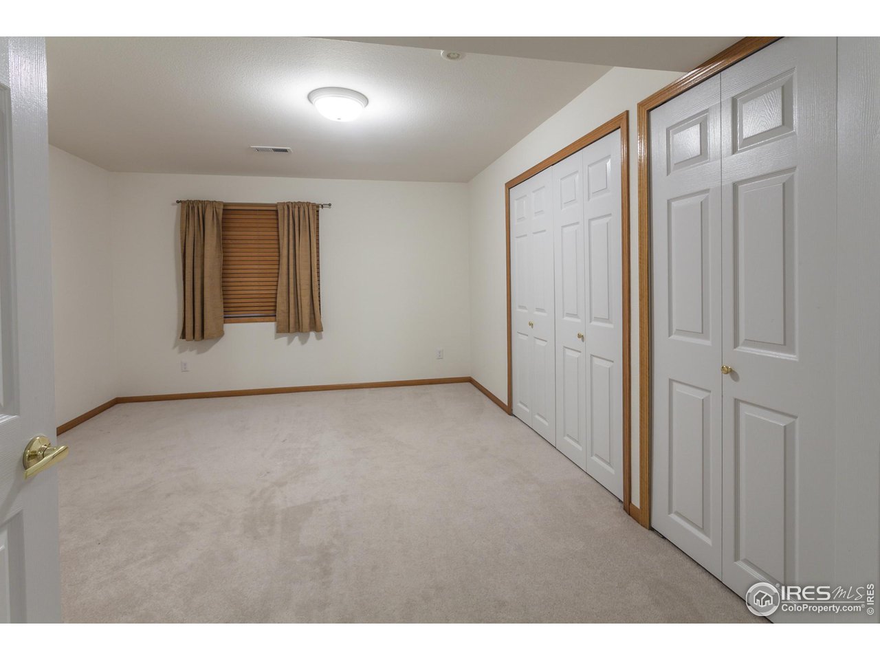 1953 S View Dr