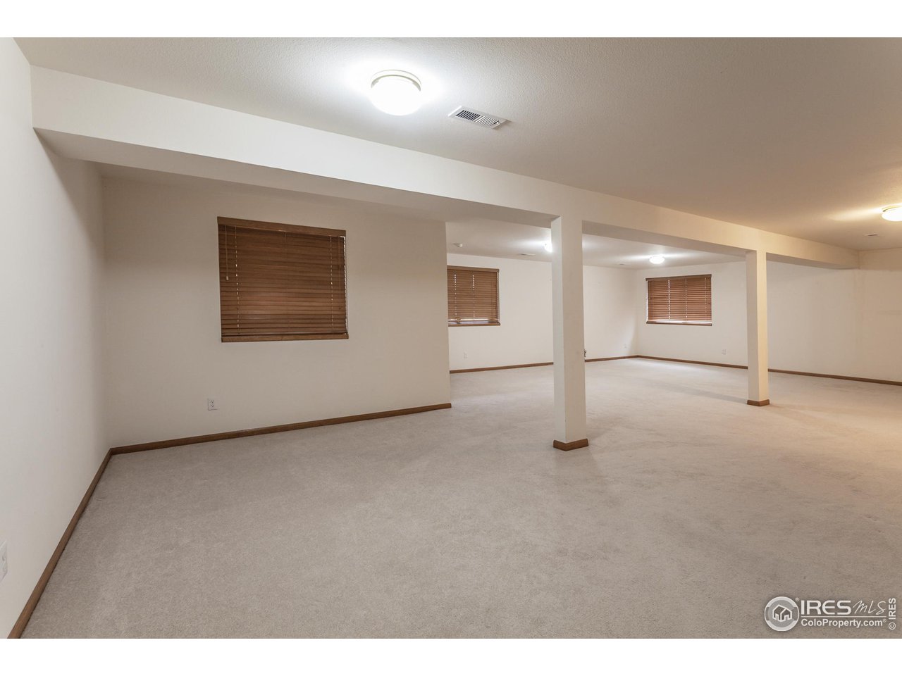 1953 S View Dr