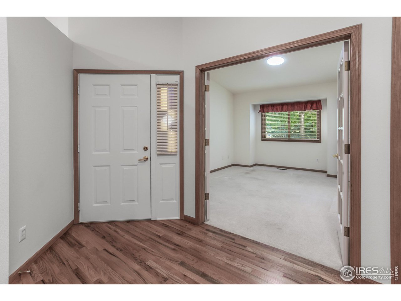 1953 S View Dr