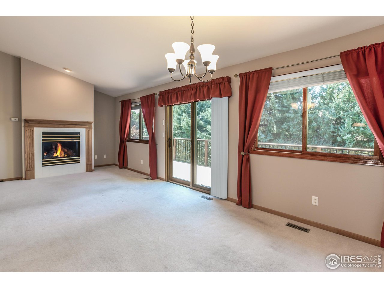 1953 S View Dr