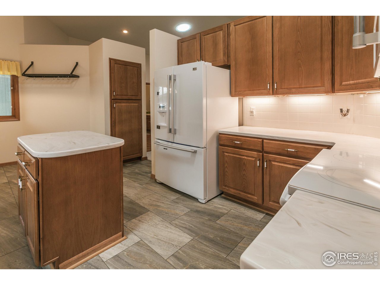 1953 S View Dr