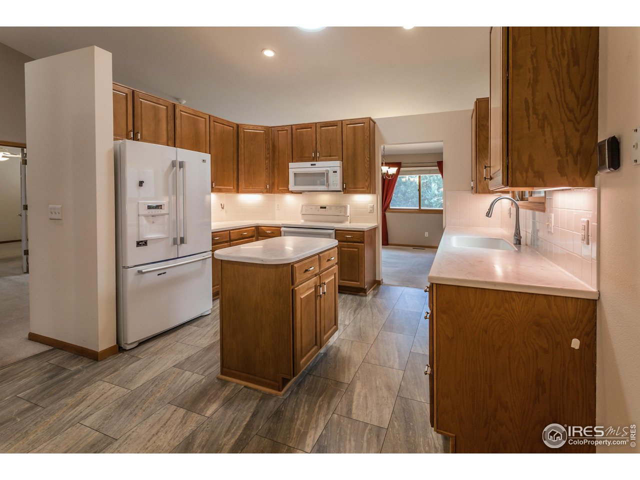 1953 S View Dr