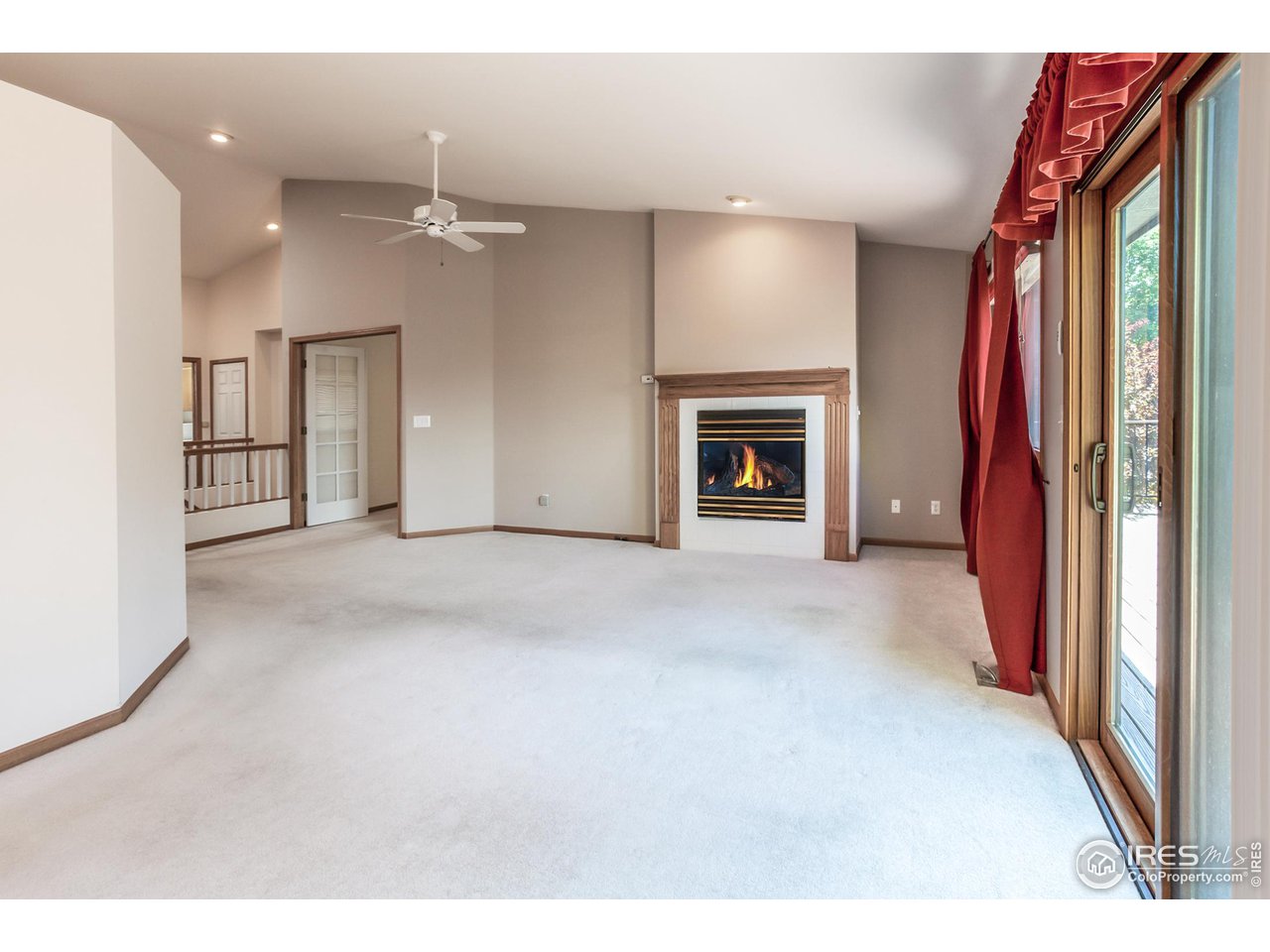 1953 S View Dr