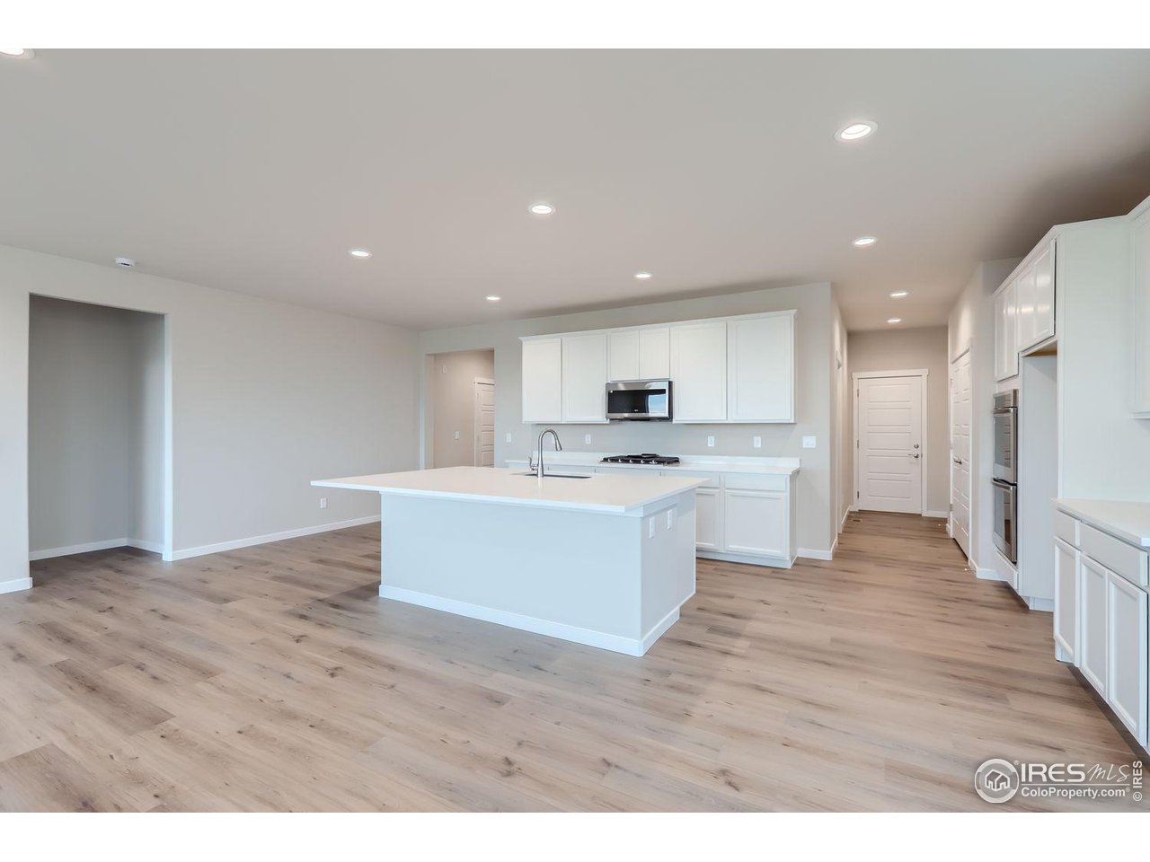2627 Grizzly Pl
