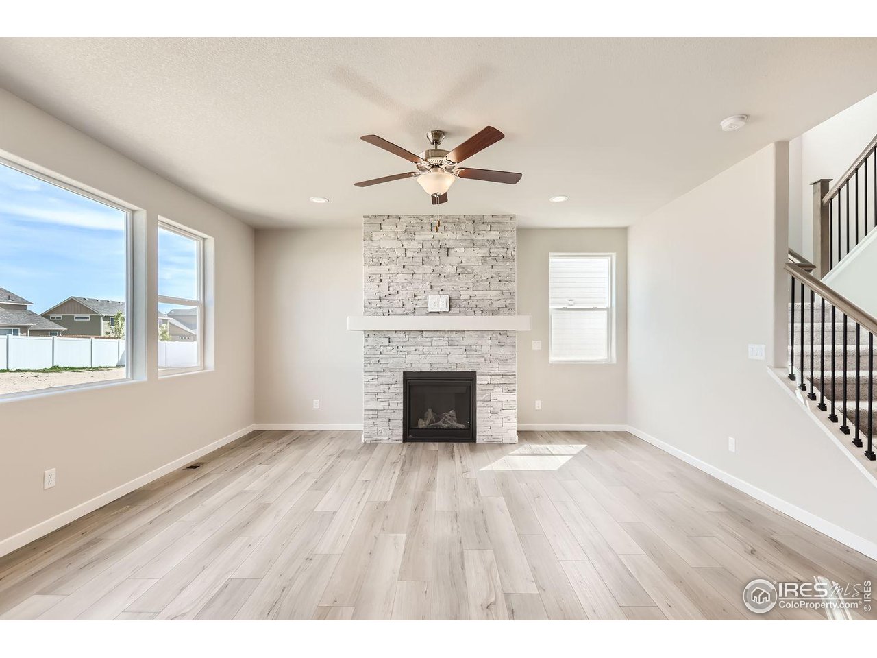 4407 Scenic Ln