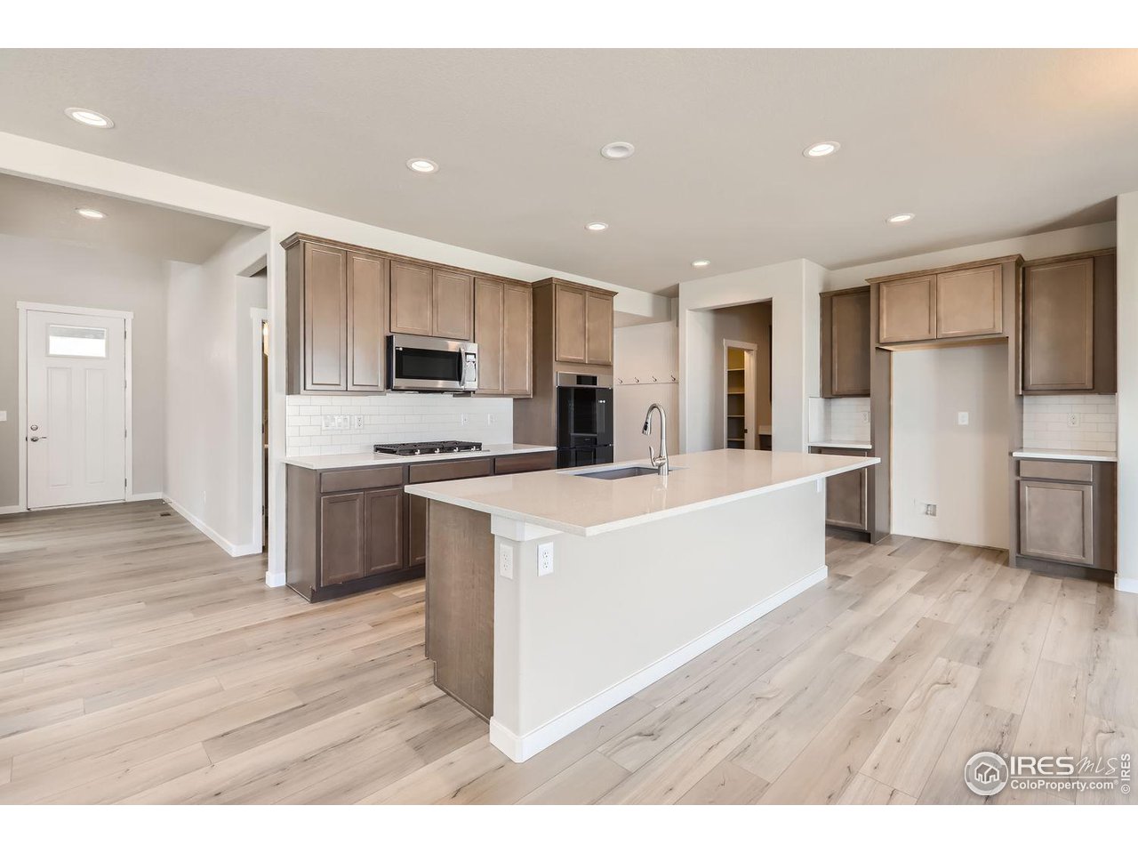 4407 Scenic Ln