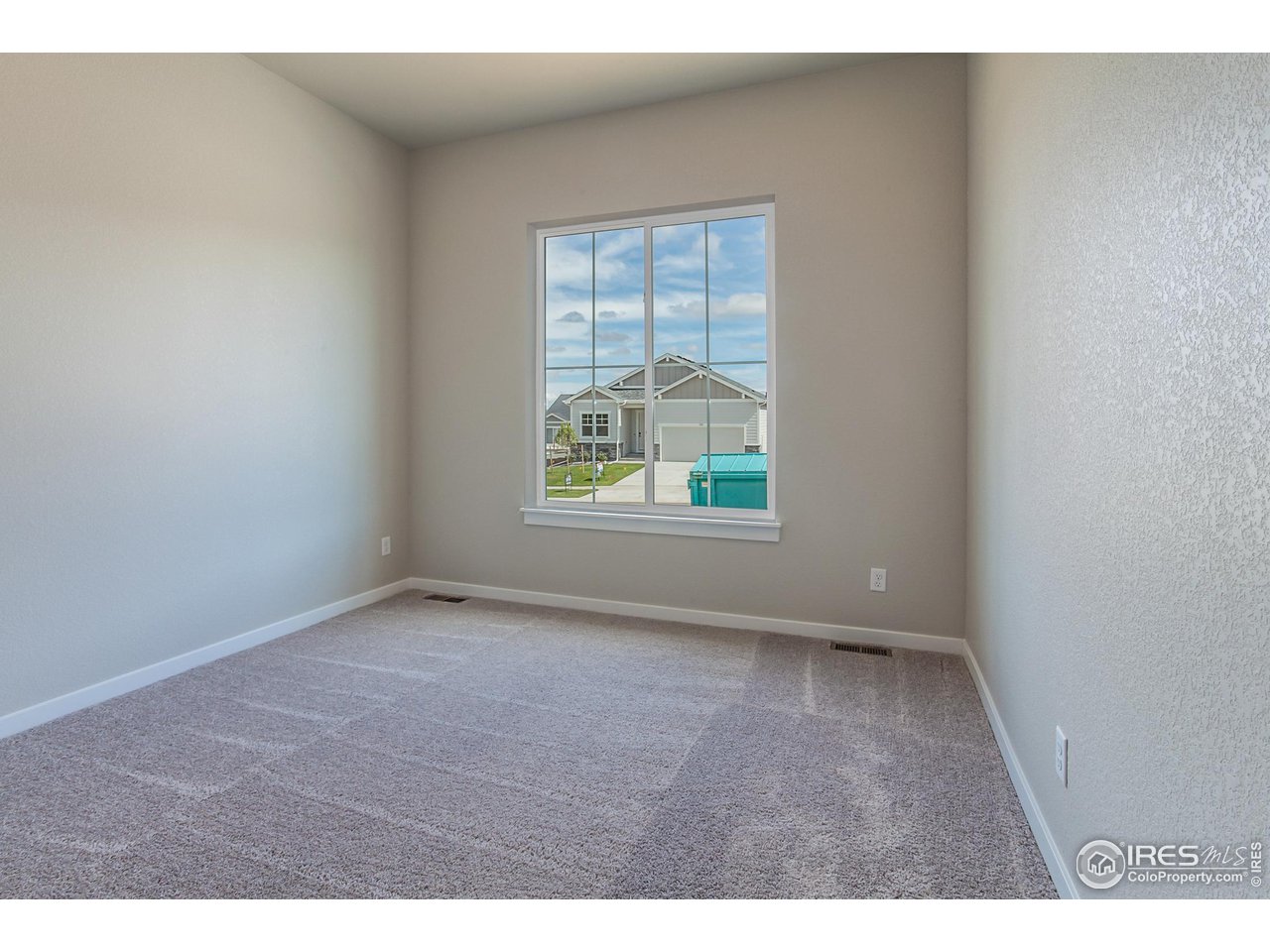 1215 105th Ave Ct