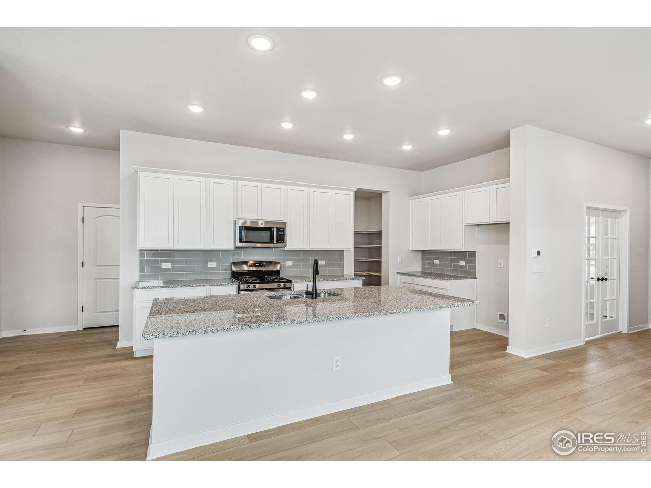 6368 Elk Pass Ln