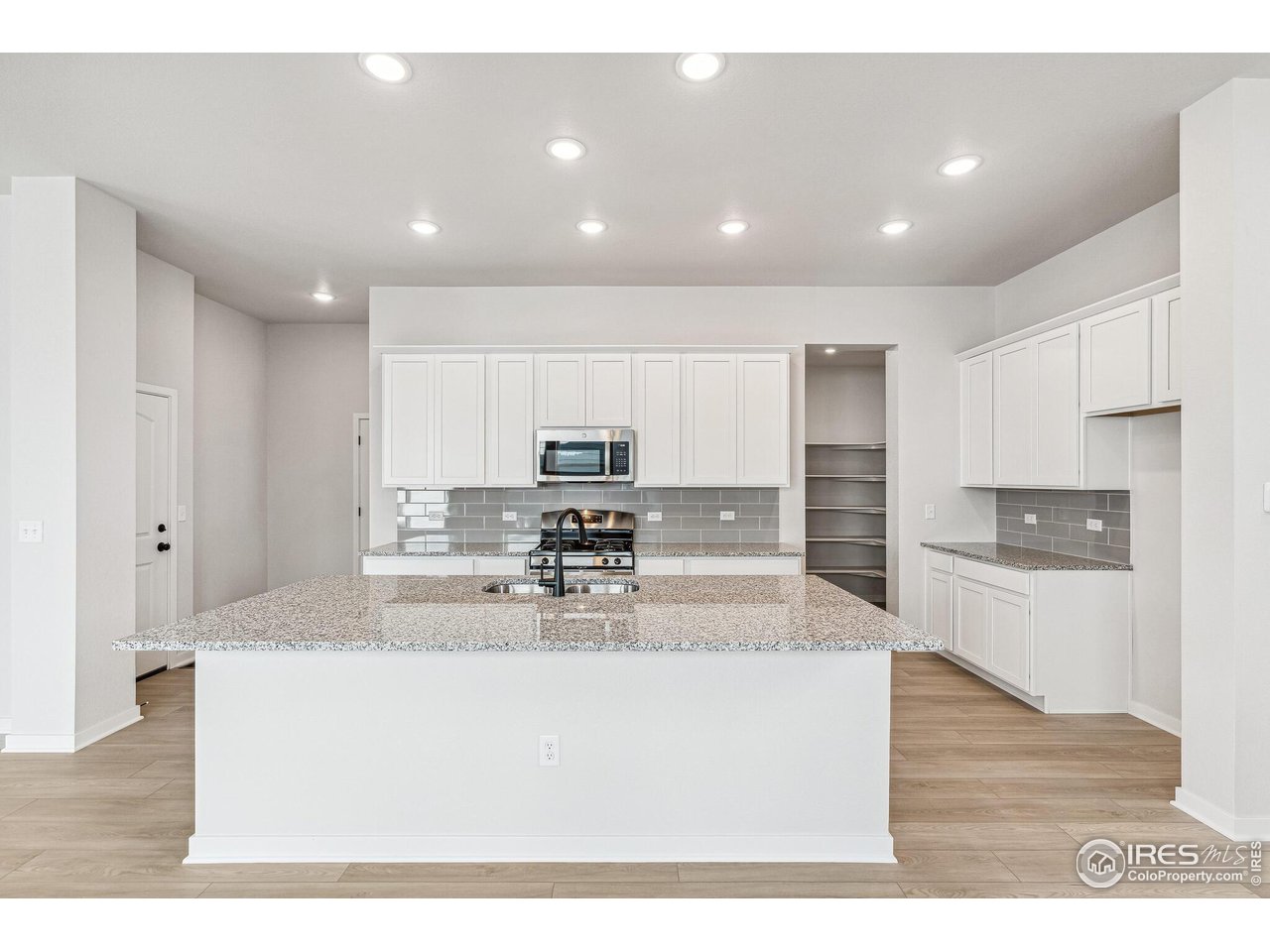 6368 Elk Pass Ln