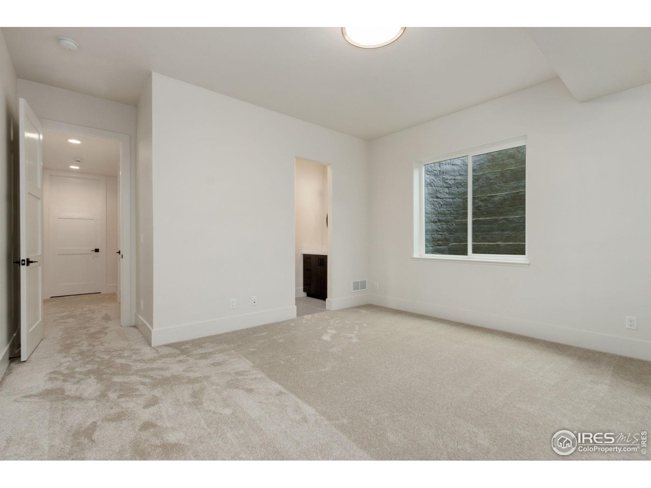959 Warbling Dr