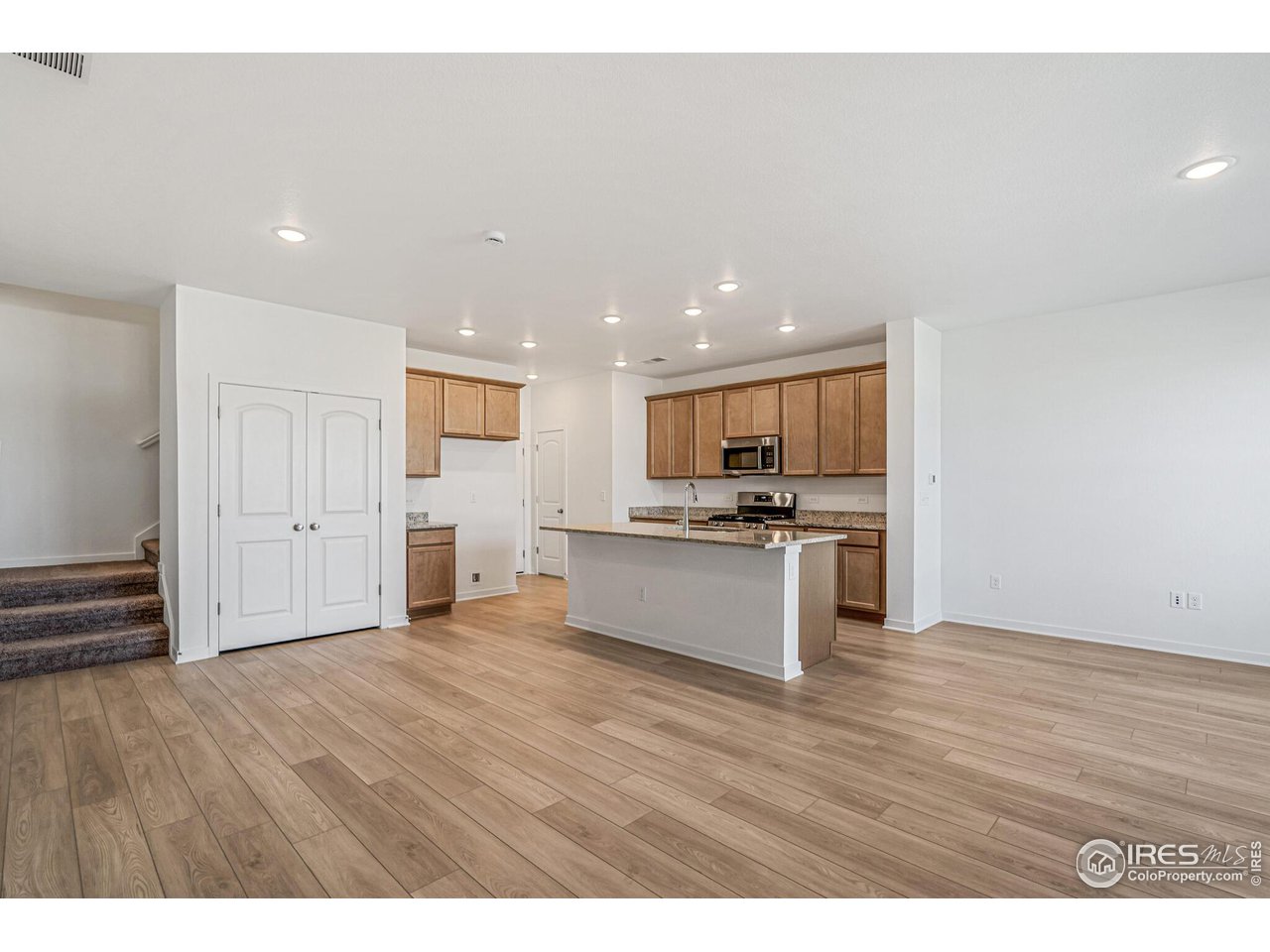 6393 Deerfoot Dr