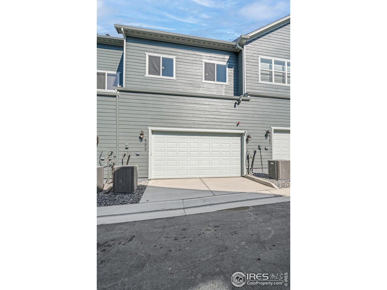6393 Deerfoot Dr