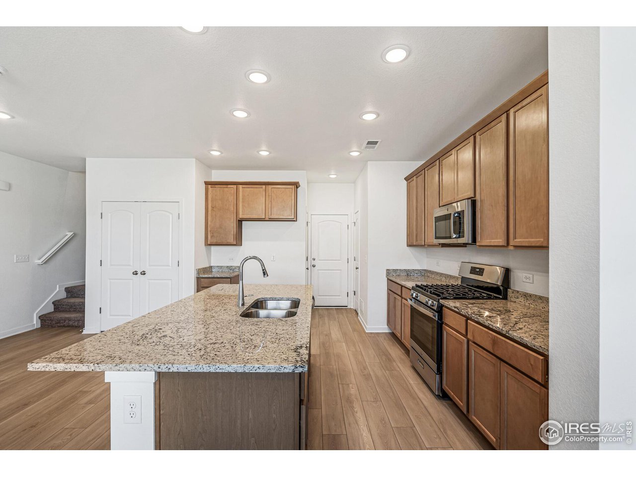 6393 Deerfoot Dr