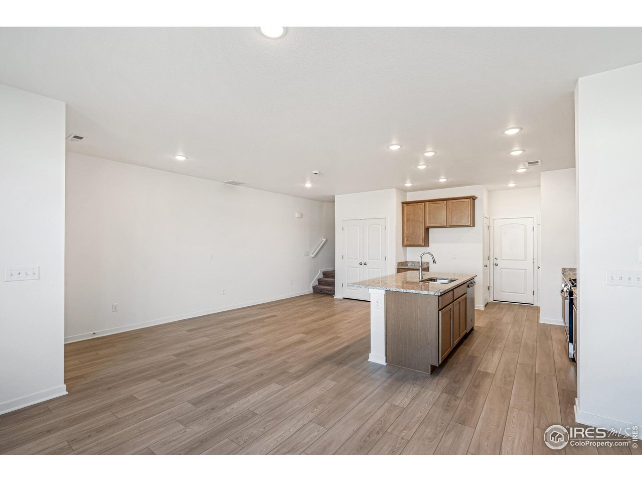 6393 Deerfoot Dr