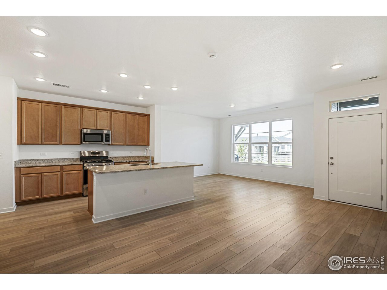 6393 Deerfoot Dr