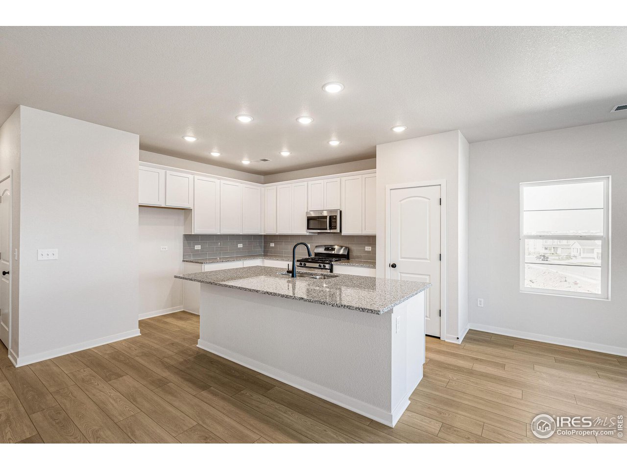 6381 Deerfoot Dr
