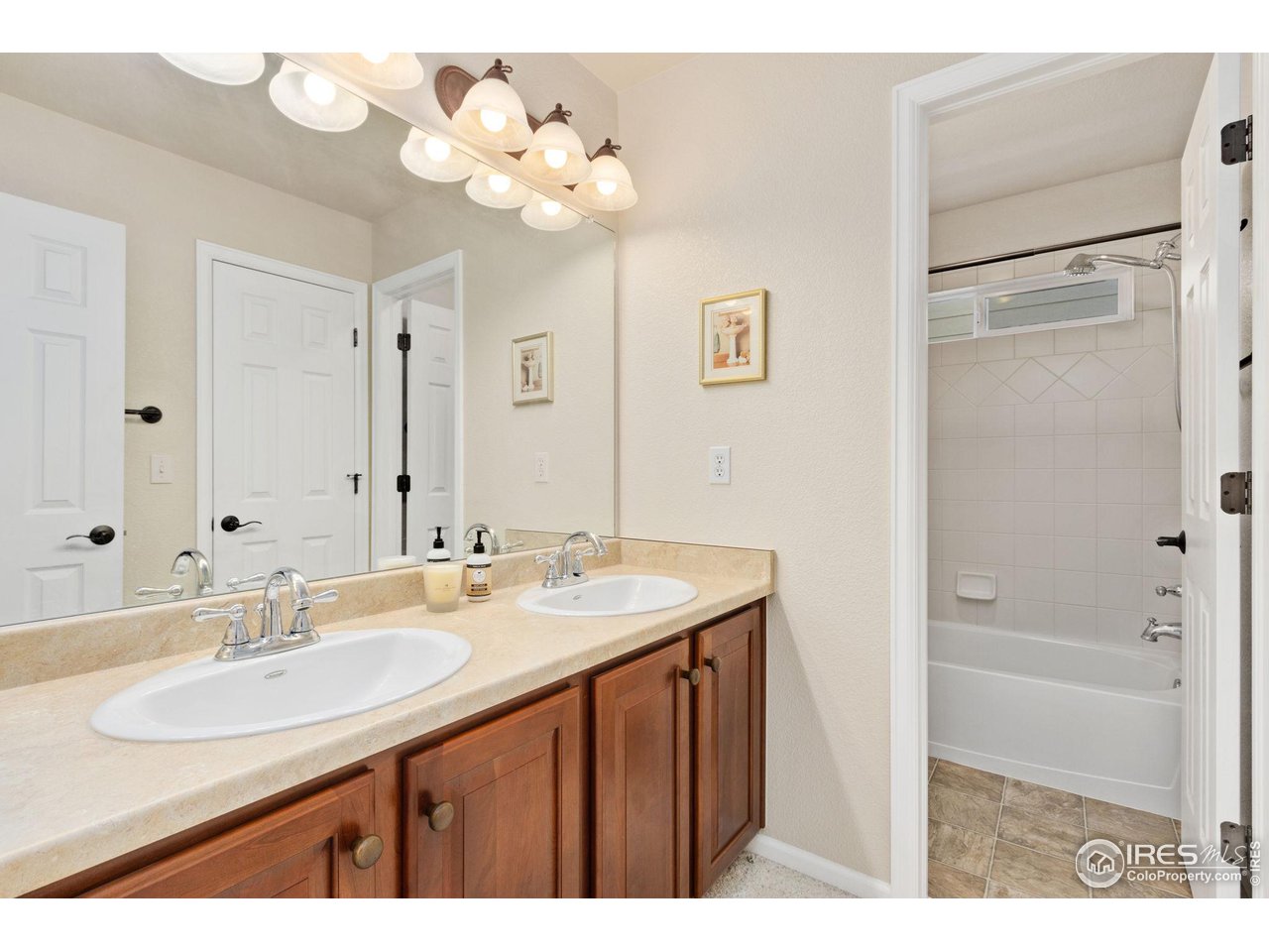 5309 Cinquefoil Ln