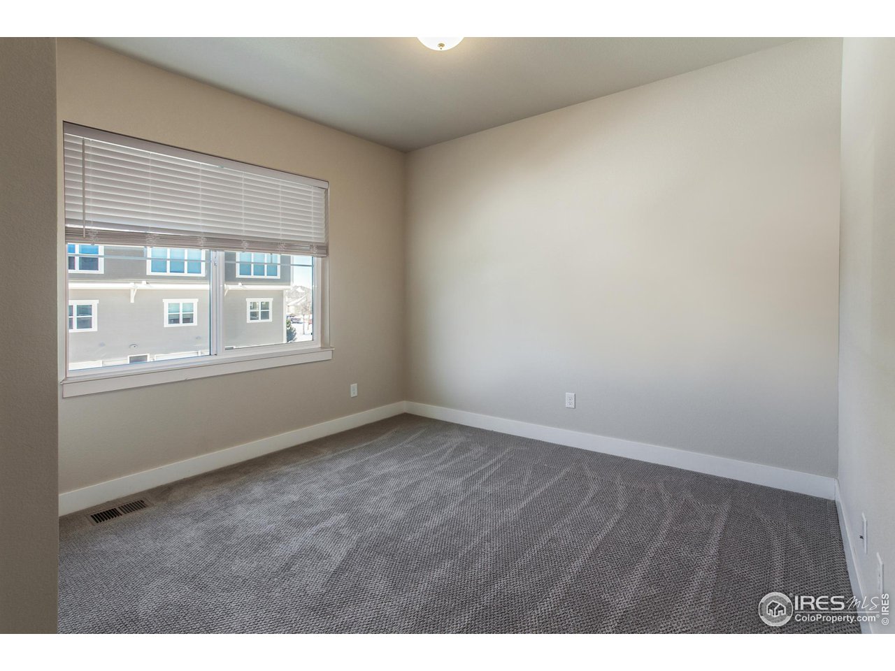 2715 Rockford Dr 102