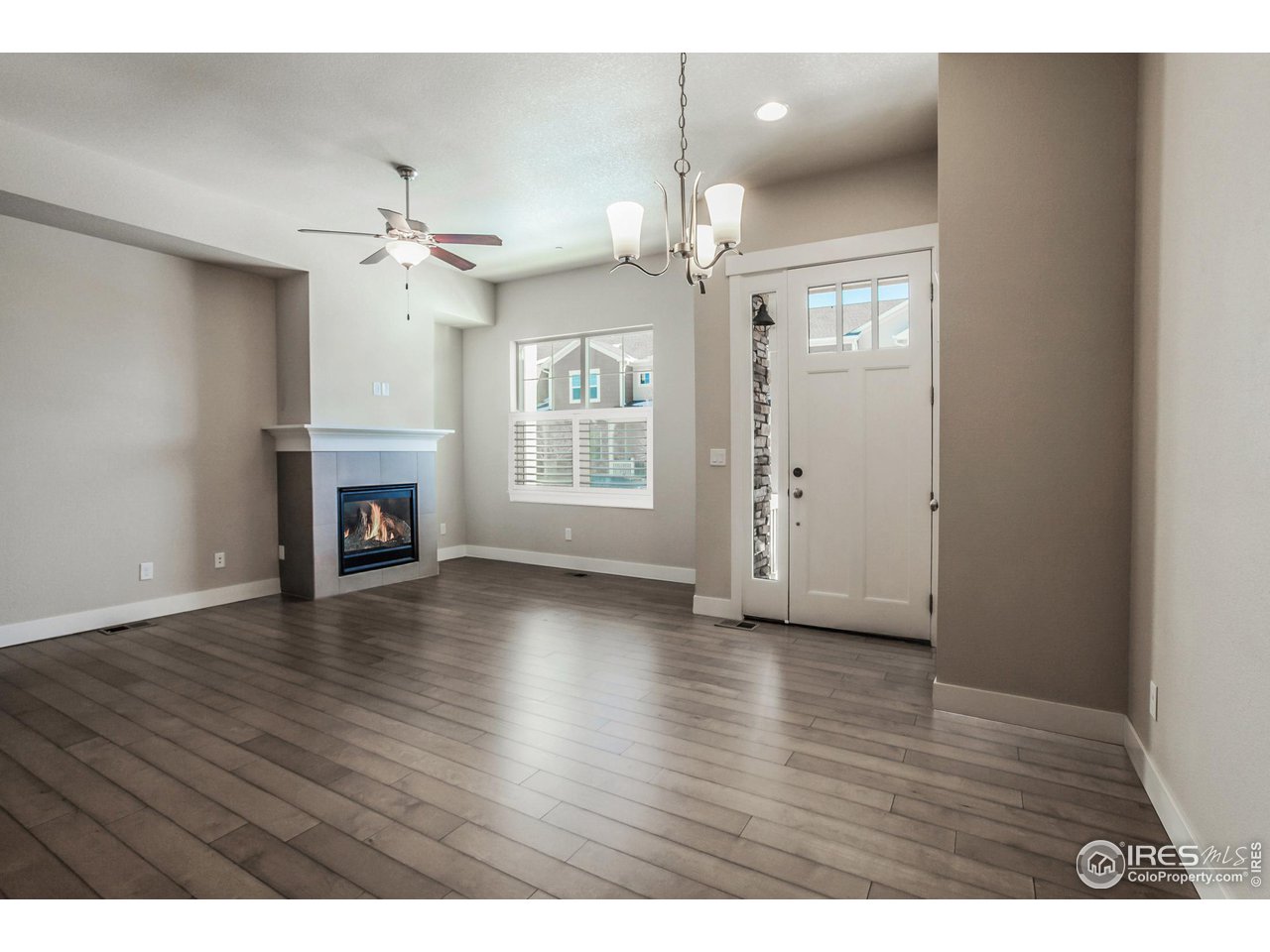 2715 Rockford Dr 102
