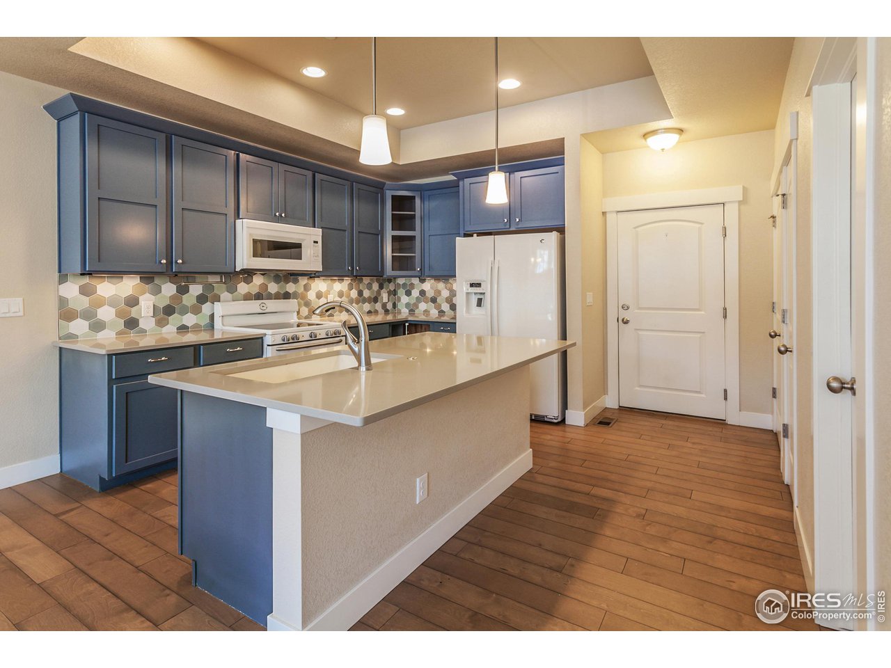 2715 Rockford Dr 102