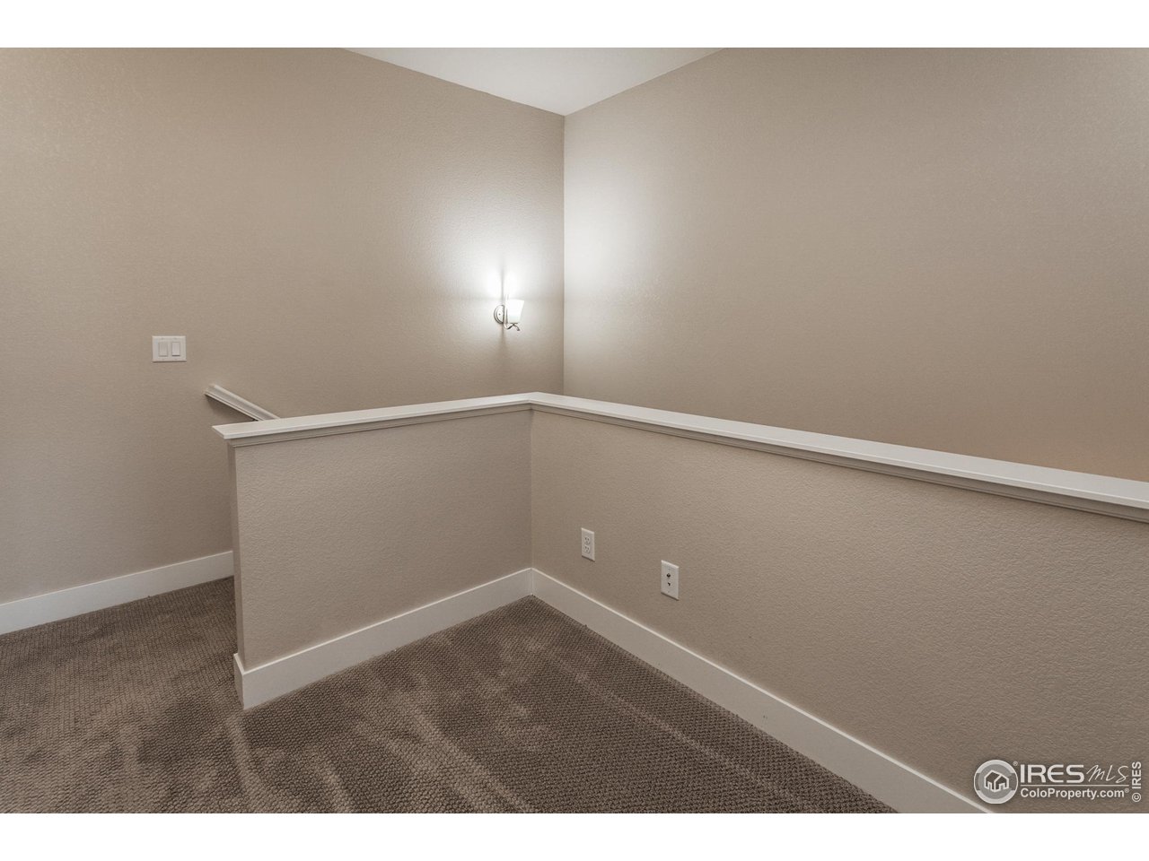 2715 Rockford Dr 102