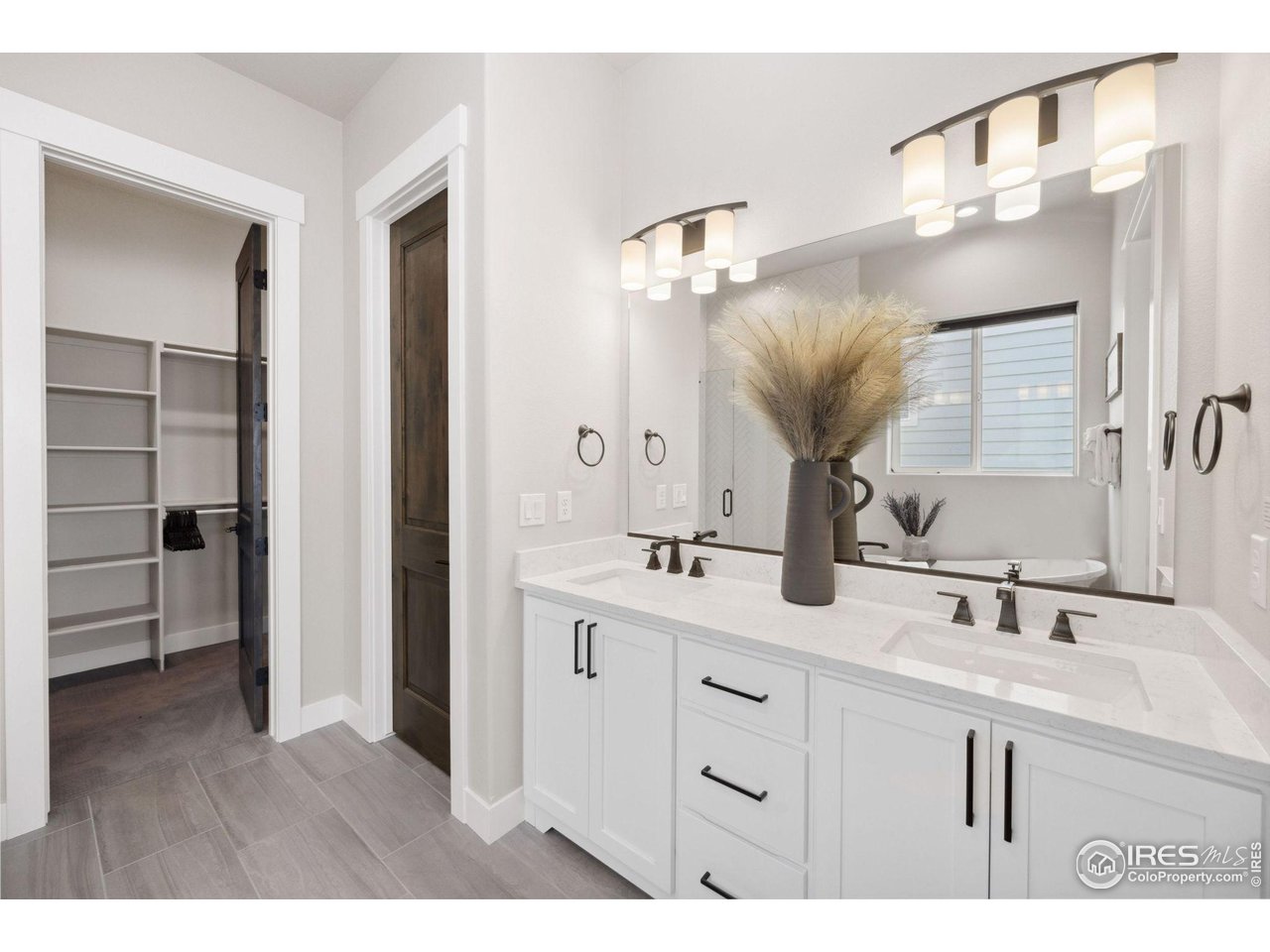 3062 Lake Verna Dr