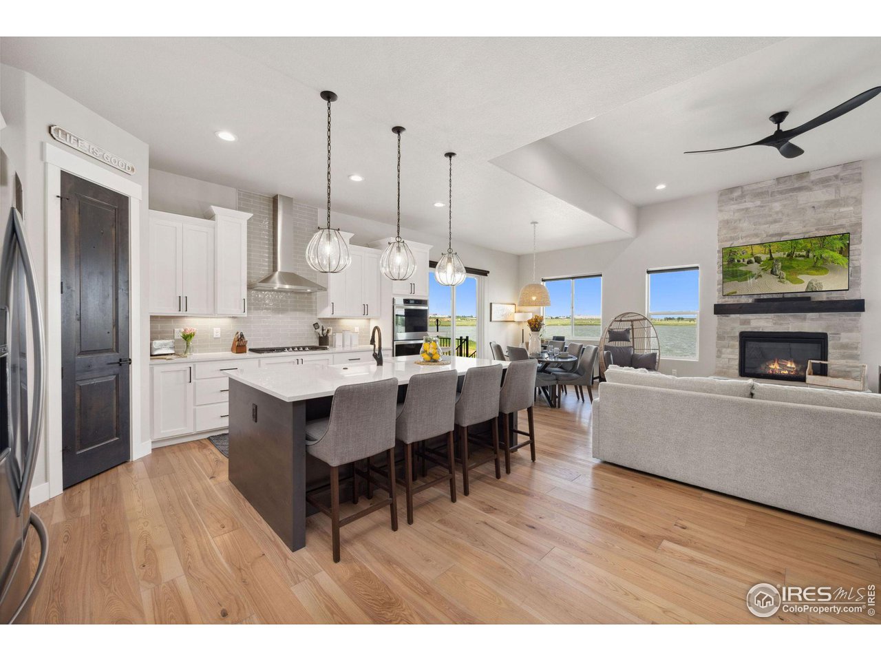 3062 Lake Verna Dr