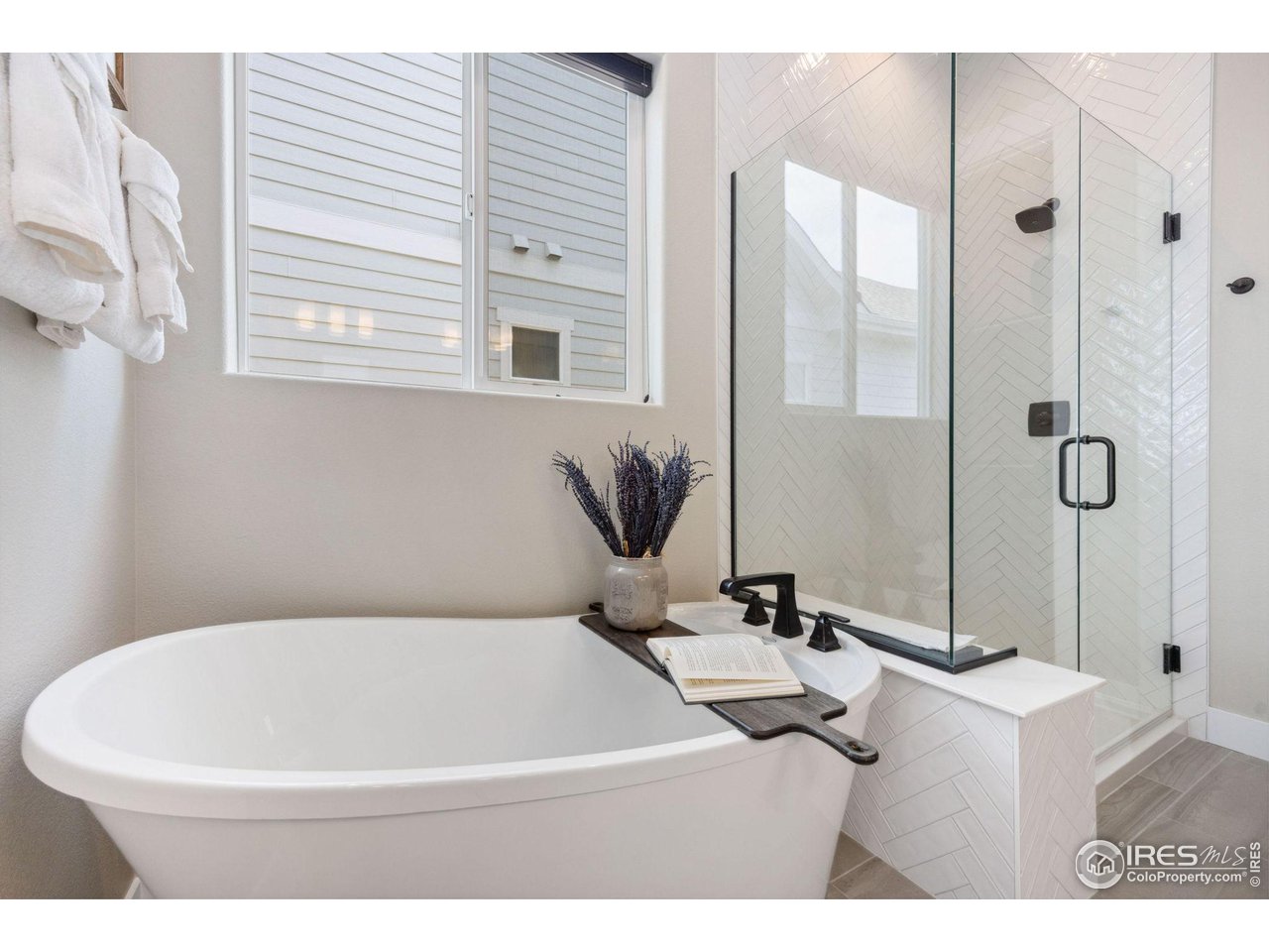 3062 Lake Verna Dr