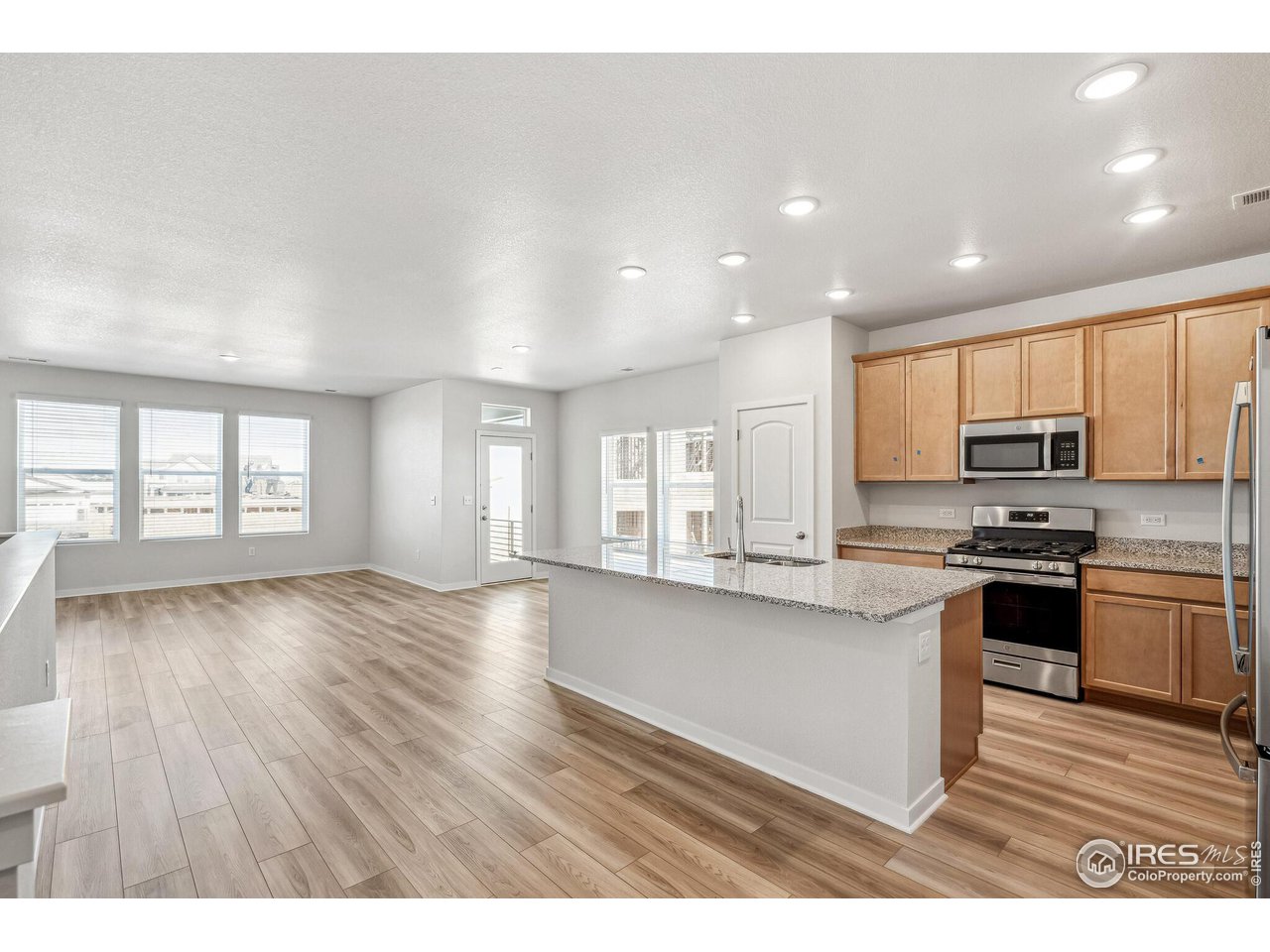 6375 Elk Pass Ln