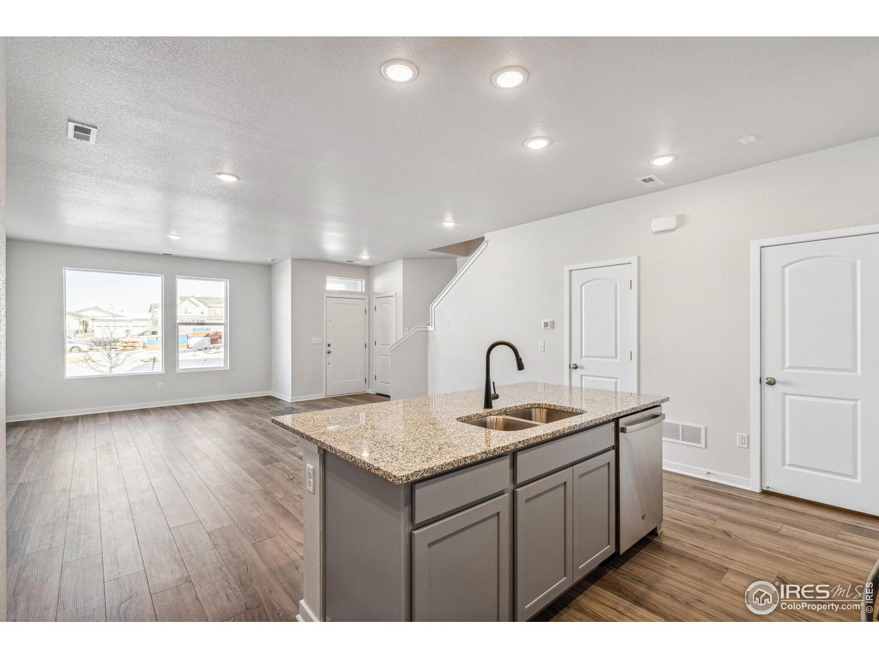 6369 Elk Pass Ln
