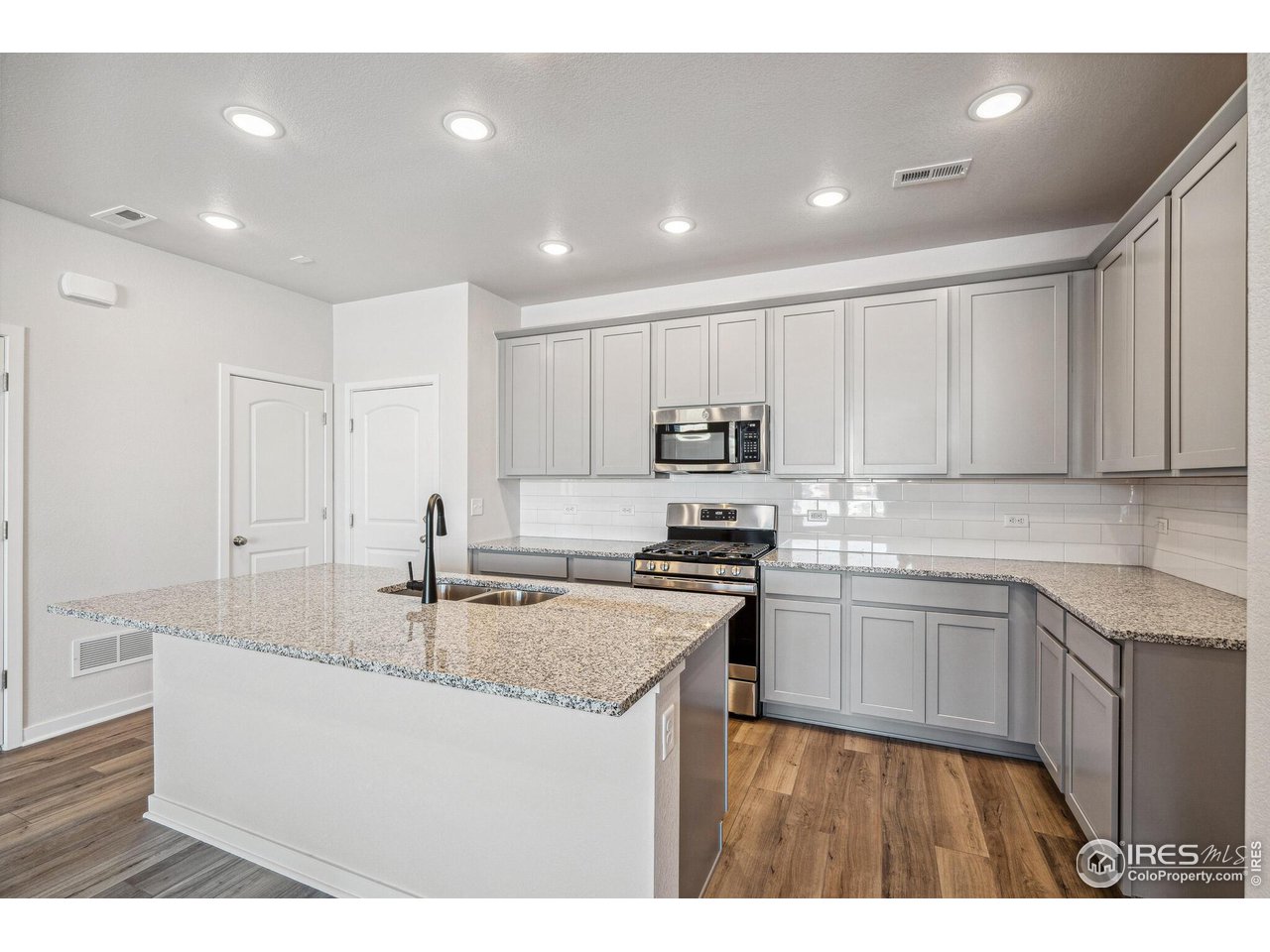 6369 Elk Pass Ln