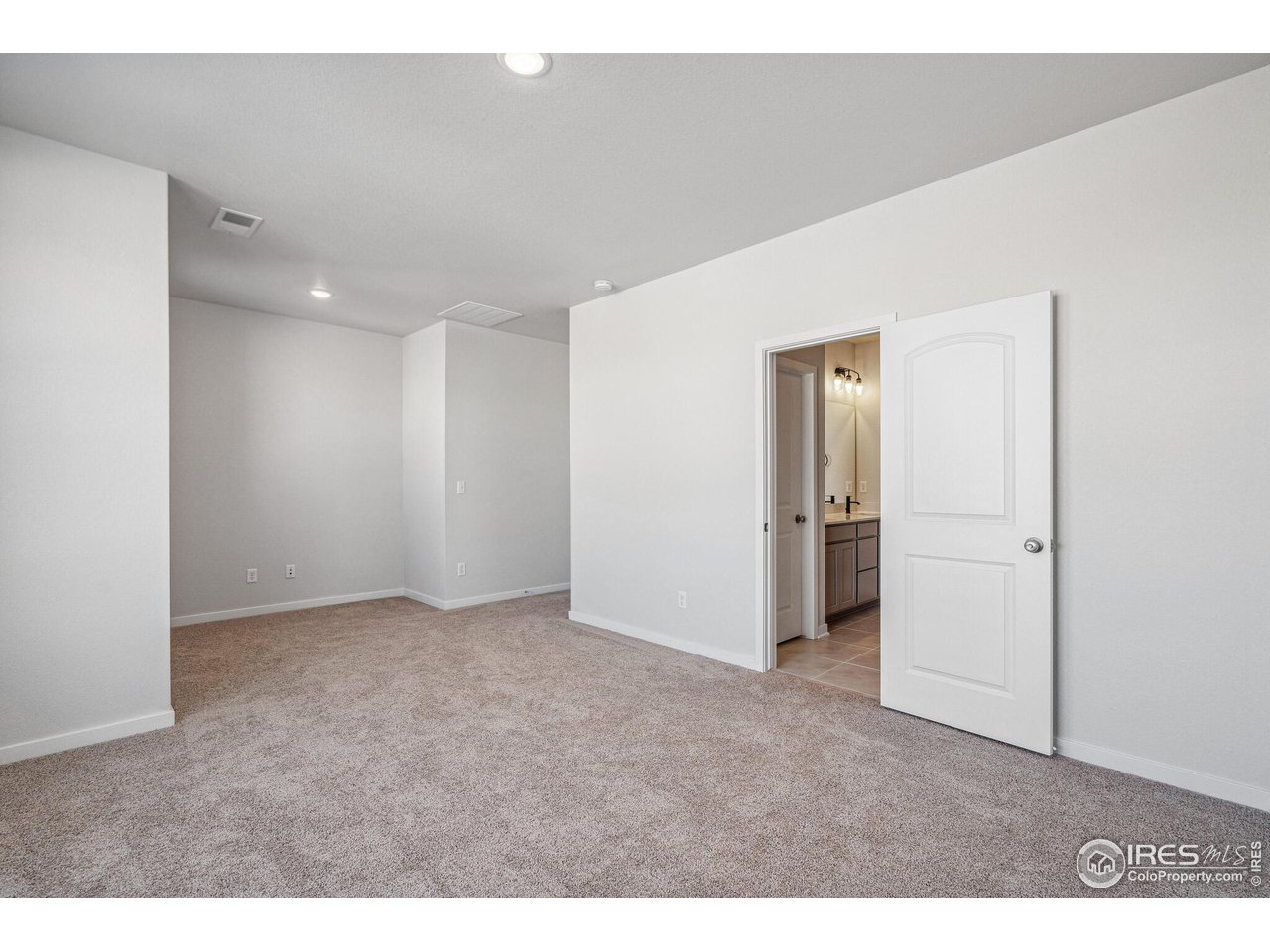 6369 Elk Pass Ln