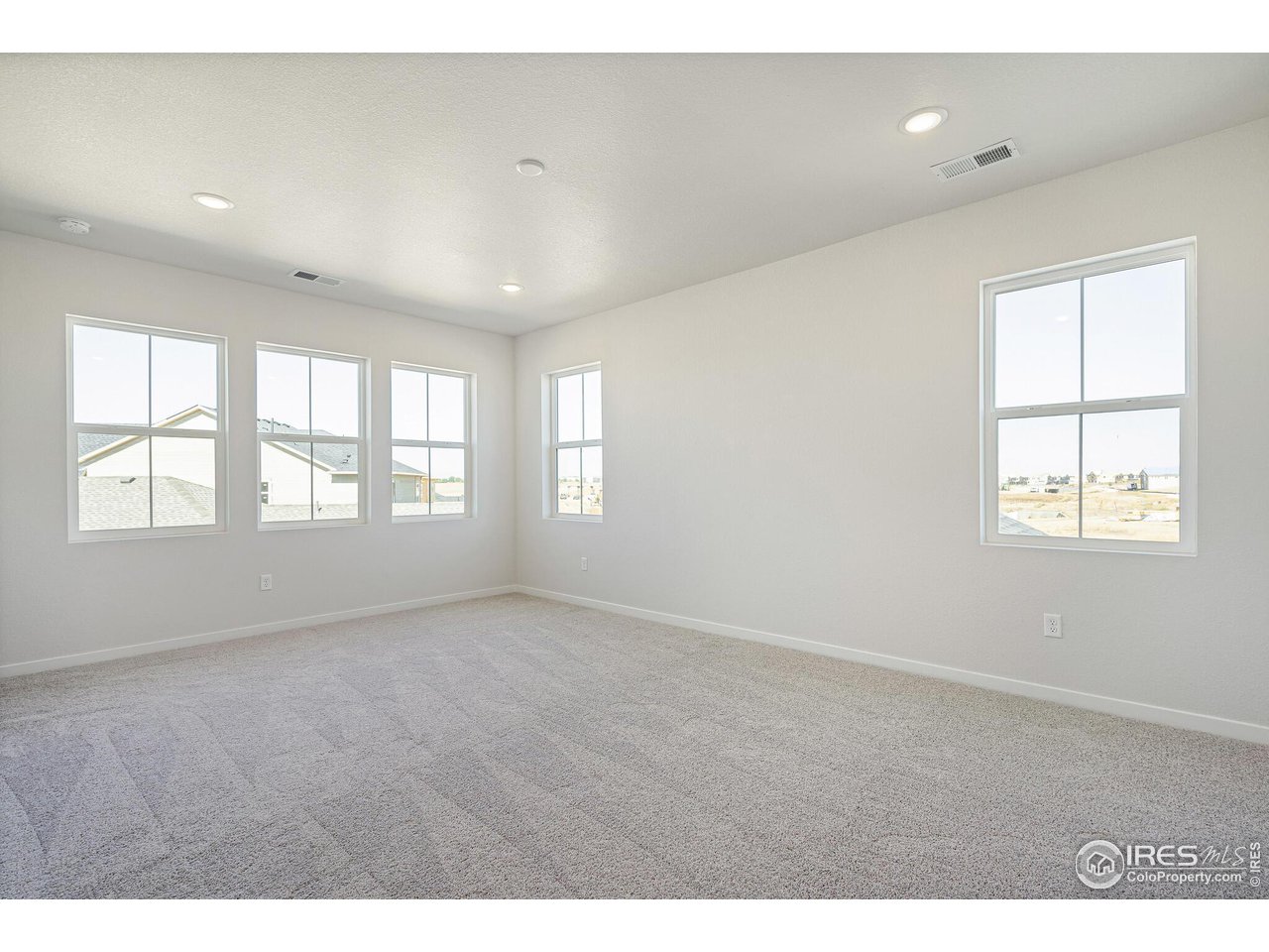 6330 Elk Pass Ln