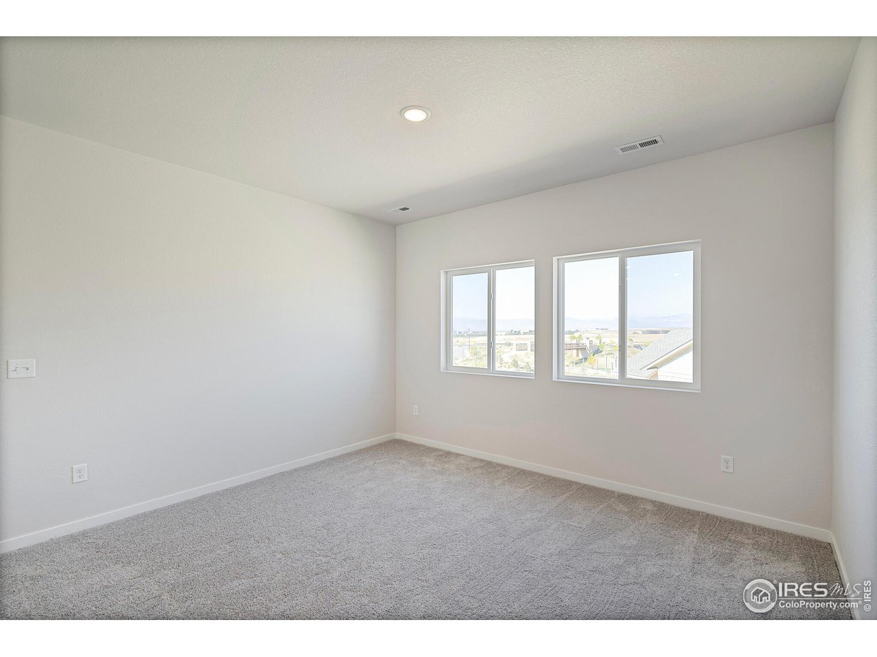 6330 Elk Pass Ln