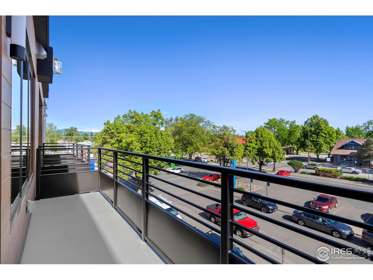 205 E 6th St 303